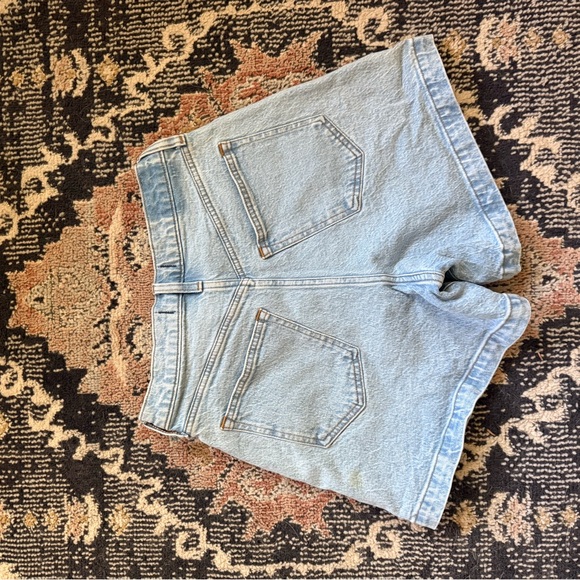 Abercrombie & Fitch the Dad Short Curve Love High-Rise Denim Shorts - Picture 3 of 8